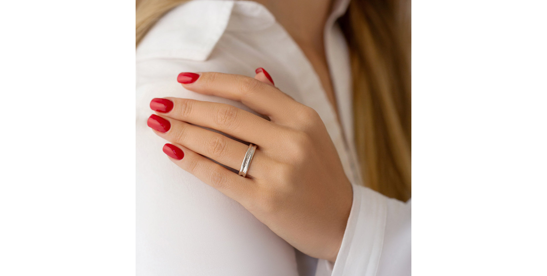 Diamond ring Meredith