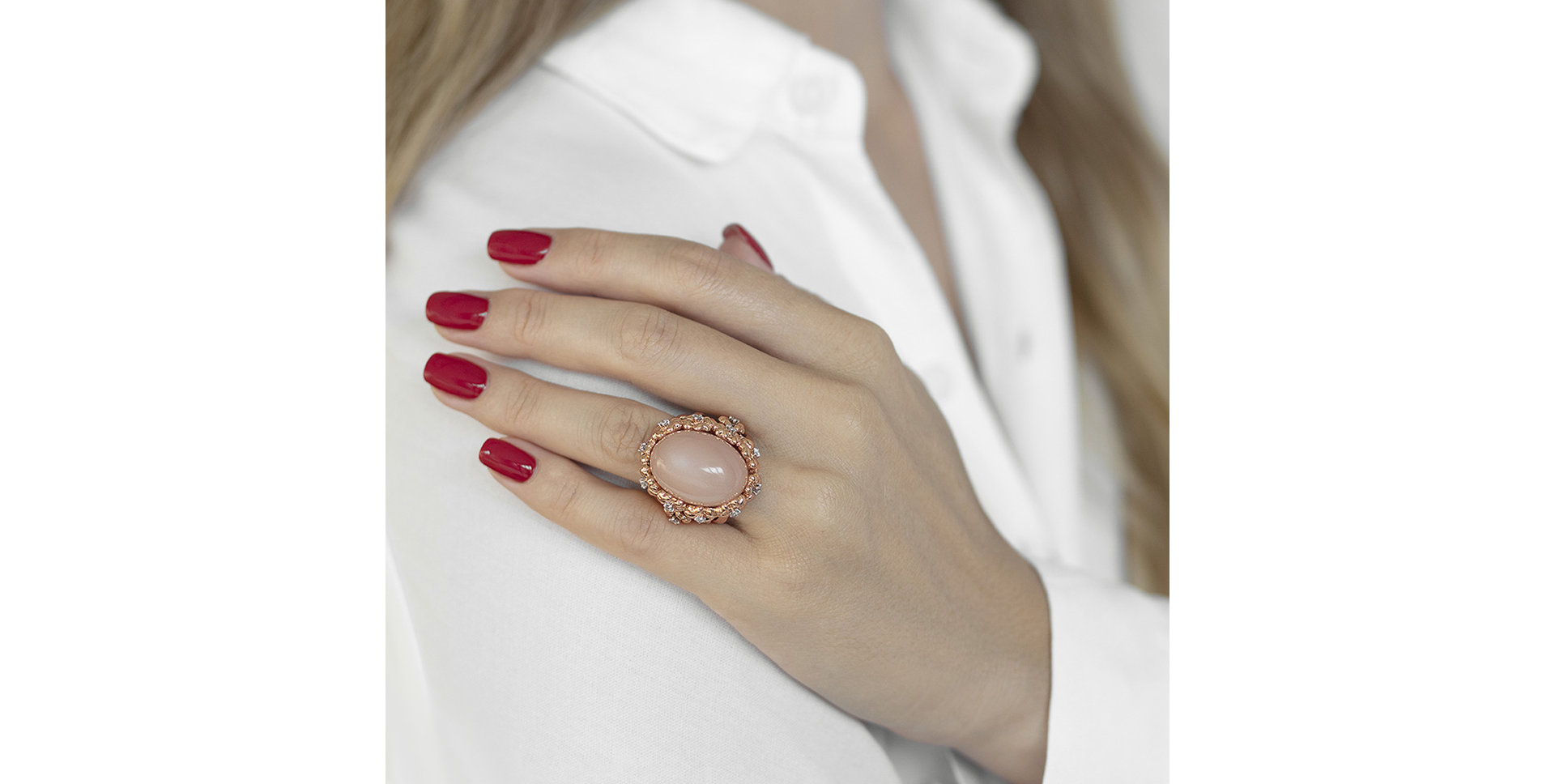 Ring with Moonstone and diamonds Heat Wave