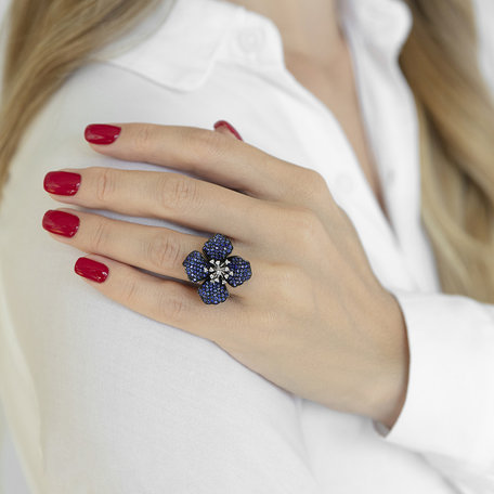 Diamond ring with Sapphire Daysi