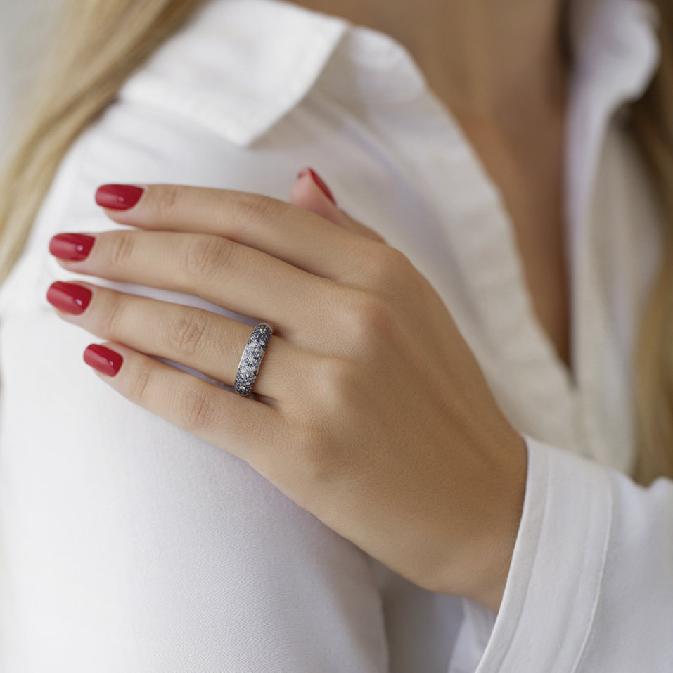 Diamond ring with Sapphire and Ruby Dreama