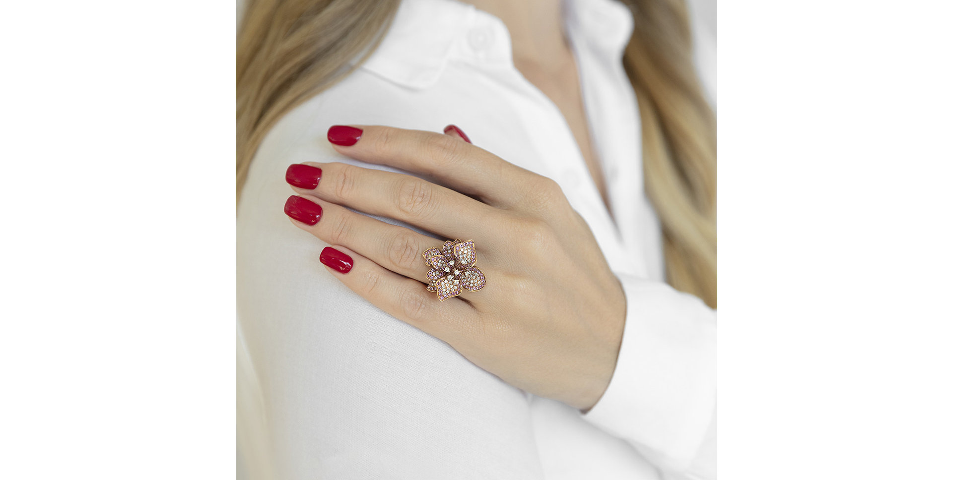 Diamond ring with Sapphire Miracle Bloom