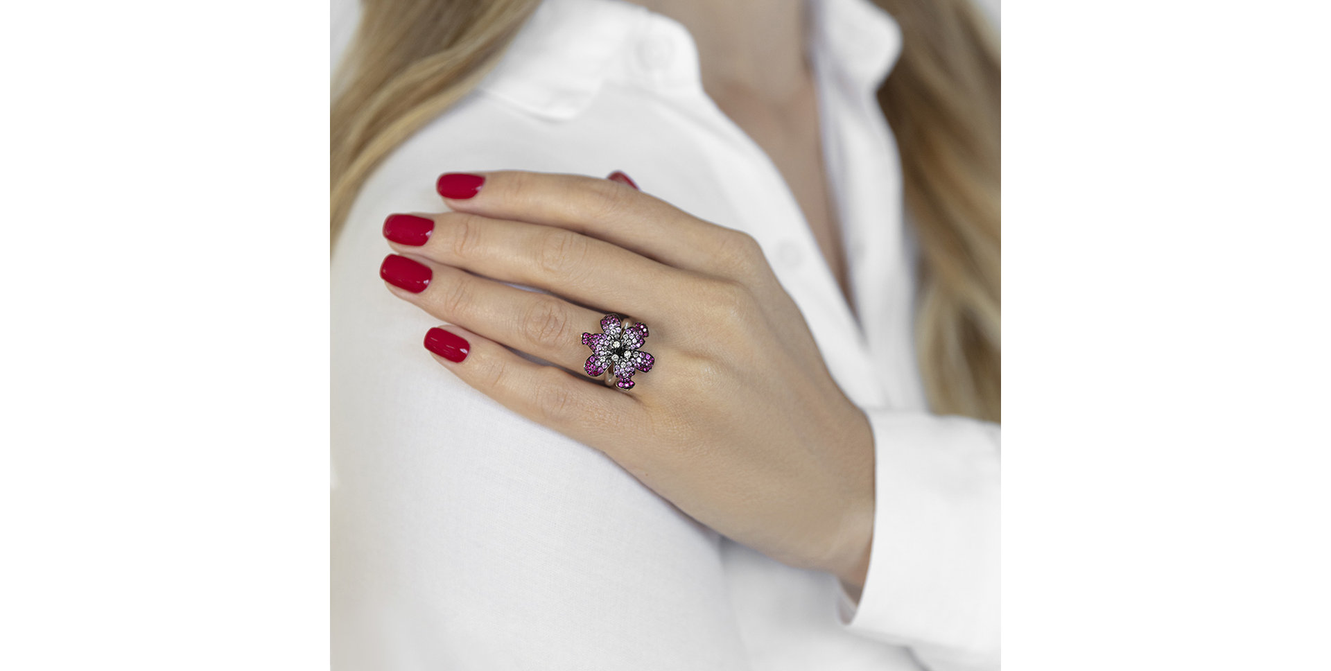 Diamond ring with Ruby and Sapphire Caryan