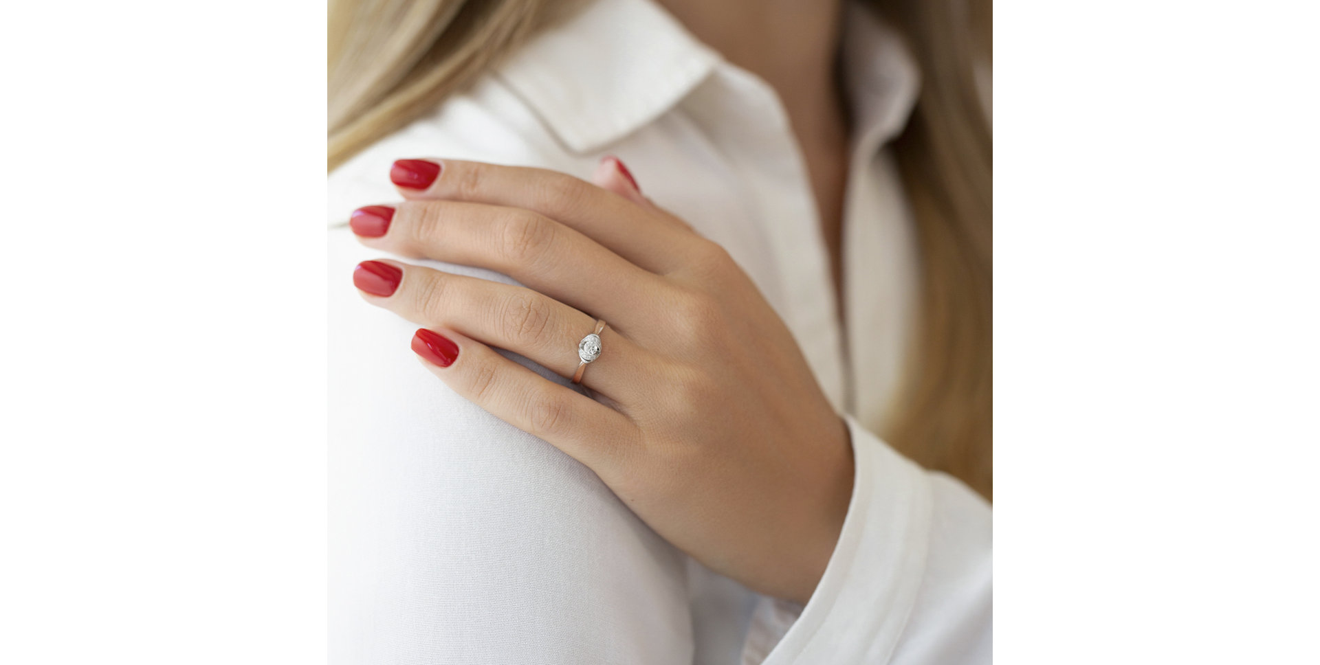 Diamond ring Salomé