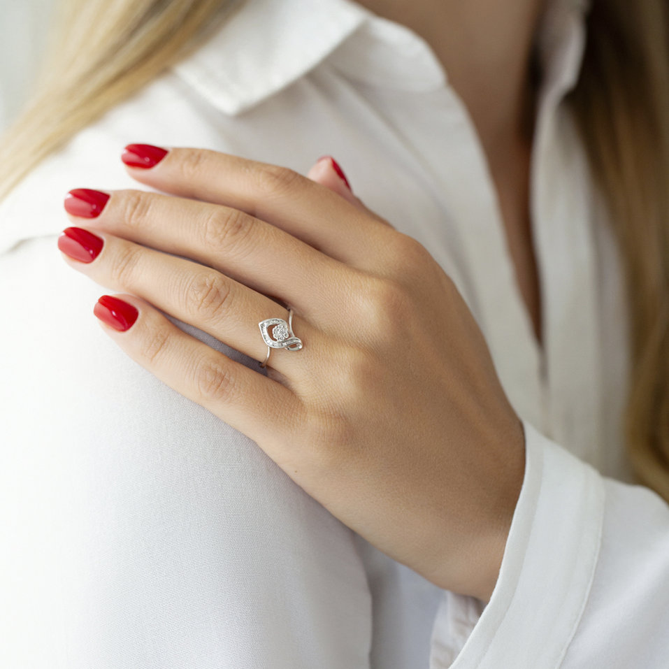 Diamond ring Quentin