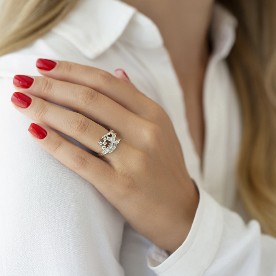 Diamond ring Levandera