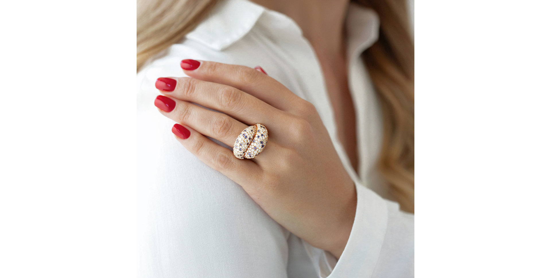 Diamond ring with Sapphire Poetic Kingdom