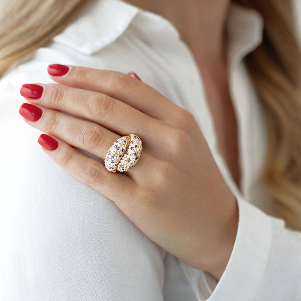 Diamond ring with Sapphire Poetic Kingdom