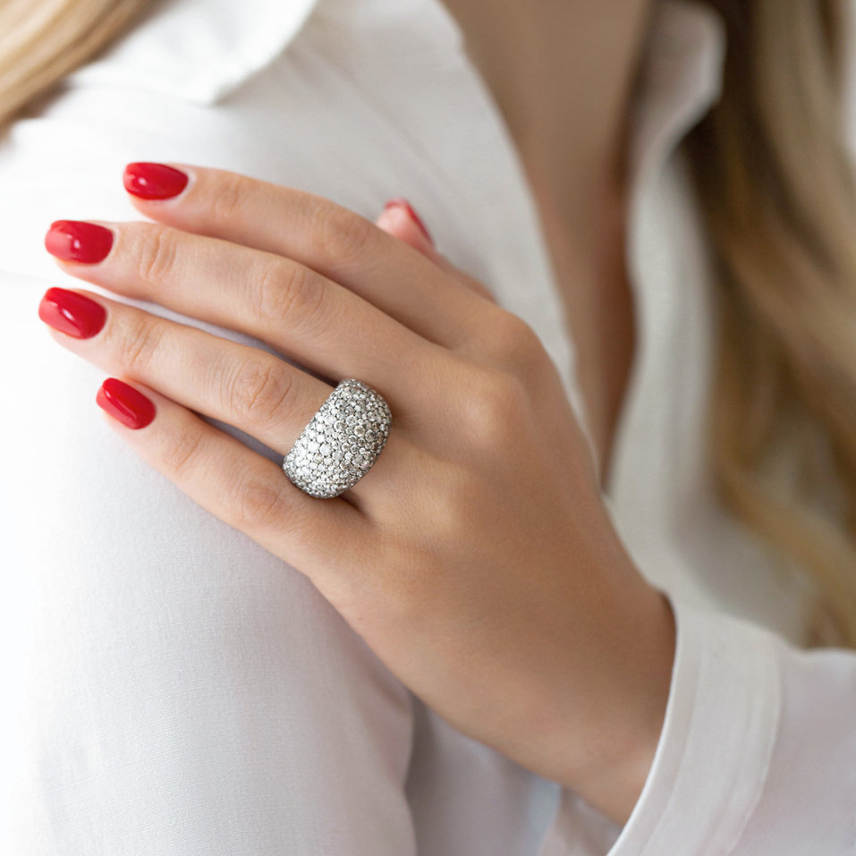 Ring with brown and white diamonds Star Kingdom