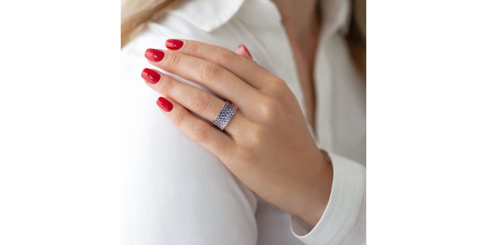 Ring with Sapphire Allie