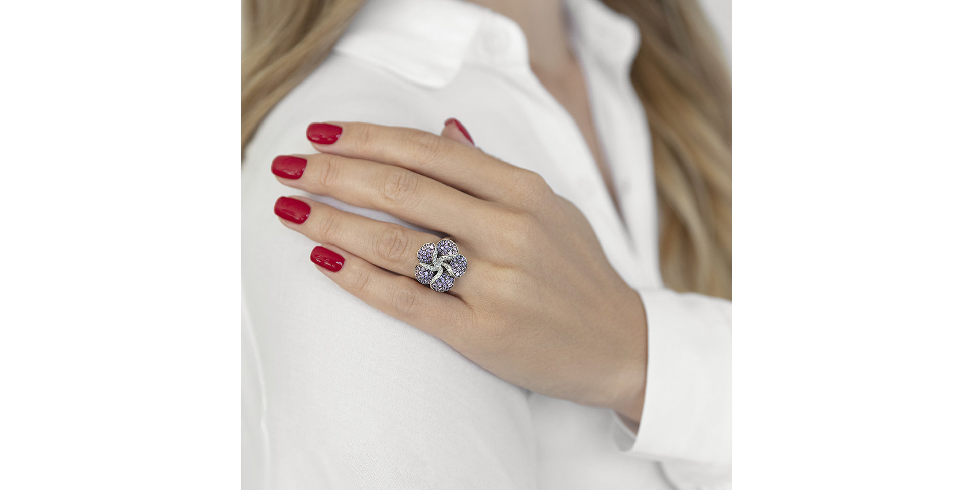 Diamond ring with Sapphire Delicious Orchid