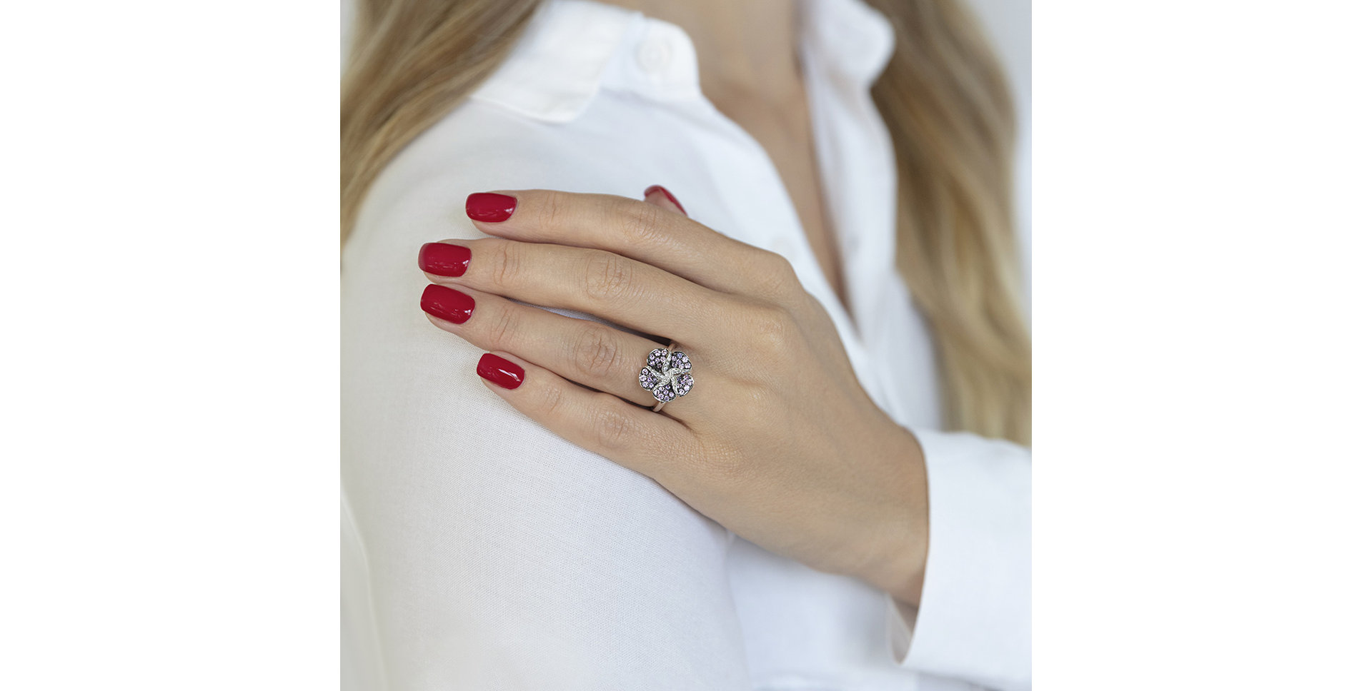 Diamond ring with Sapphire Poetic Orchid