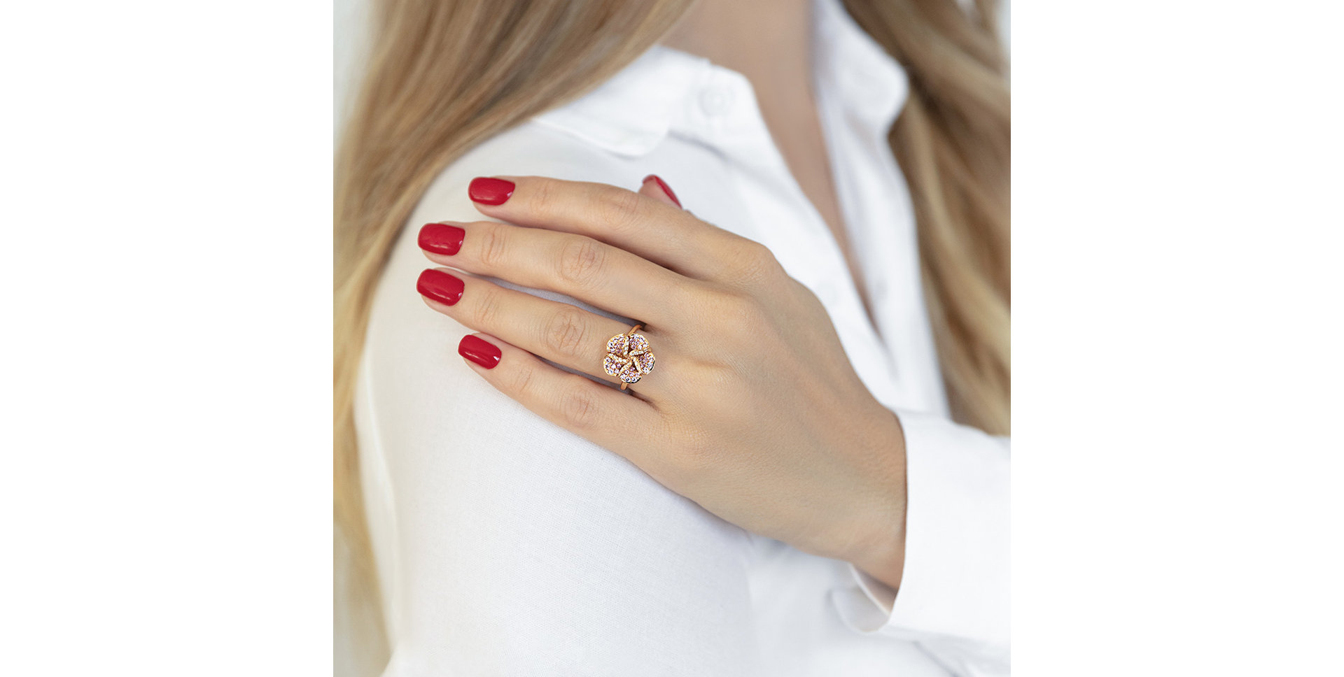 Diamond ring with Sapphire Poetic Orchid