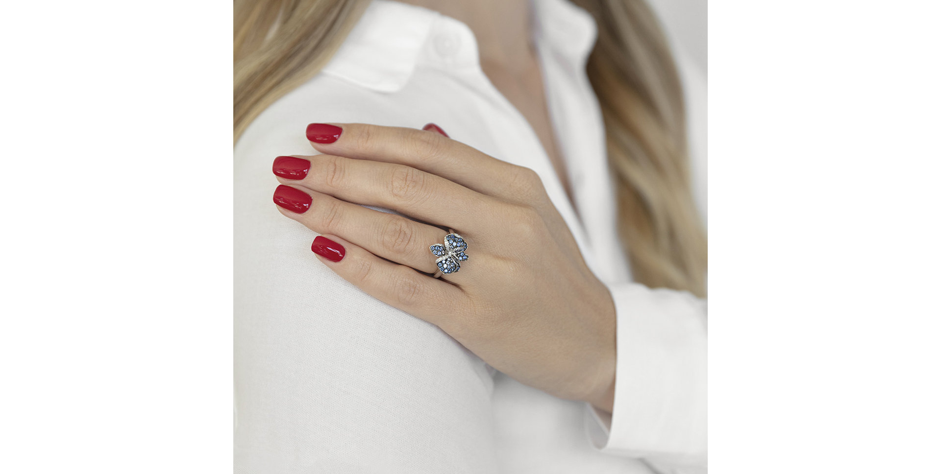 Diamond ring with Sapphire Noble Orchid