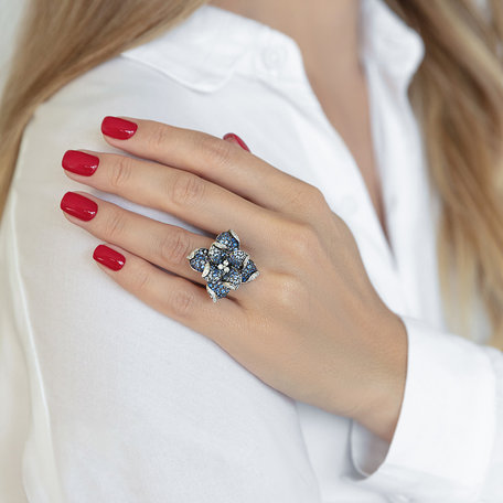 Diamond ring with Sapphire Moon Jasmine