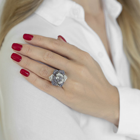 Diamond ring with Sapphire Magnolia Glory