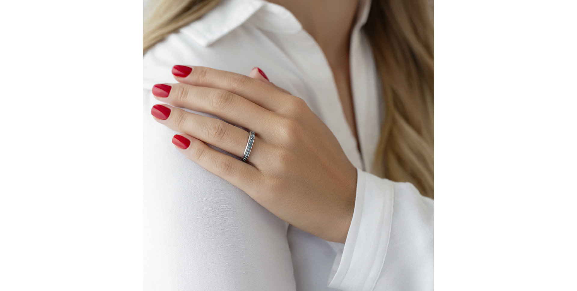 Ring with blue diamonds Cassy