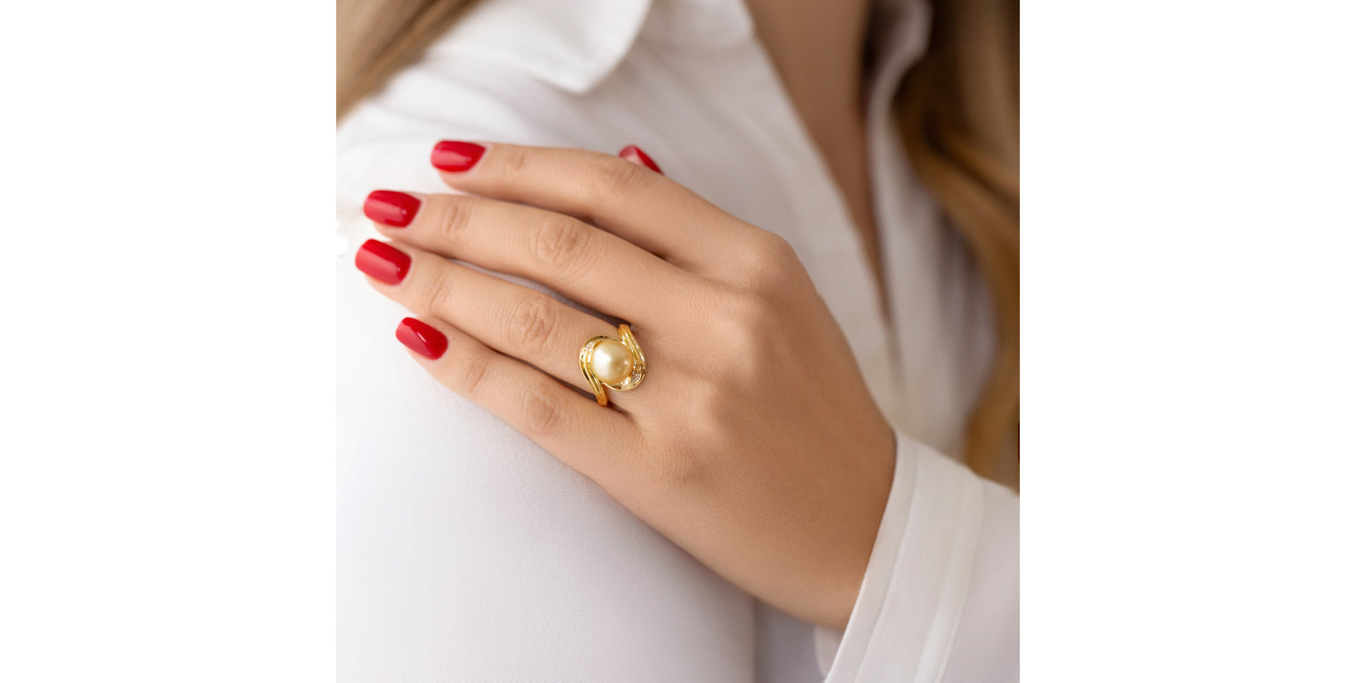 Diamond ring with Pearl Rise & Shine