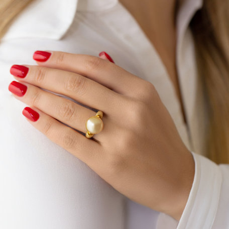 Diamond ring with Pearl Relief Effort