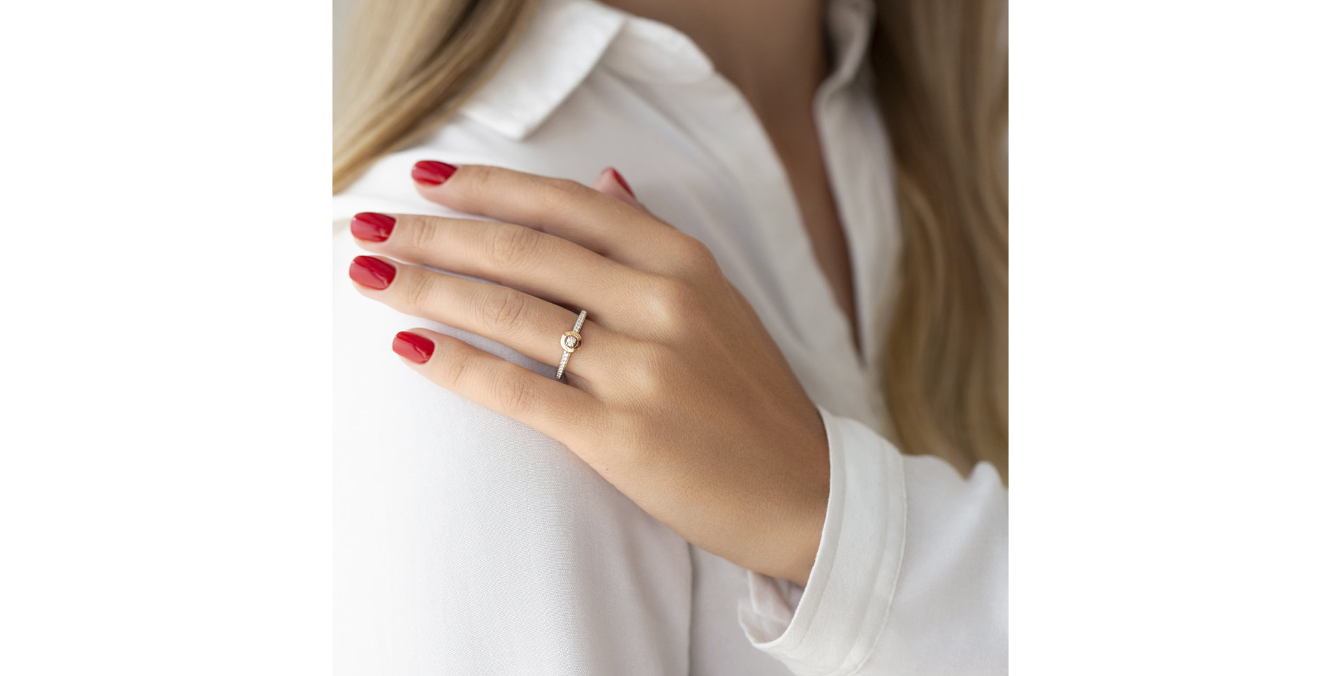 Diamond ring Golden Hoop