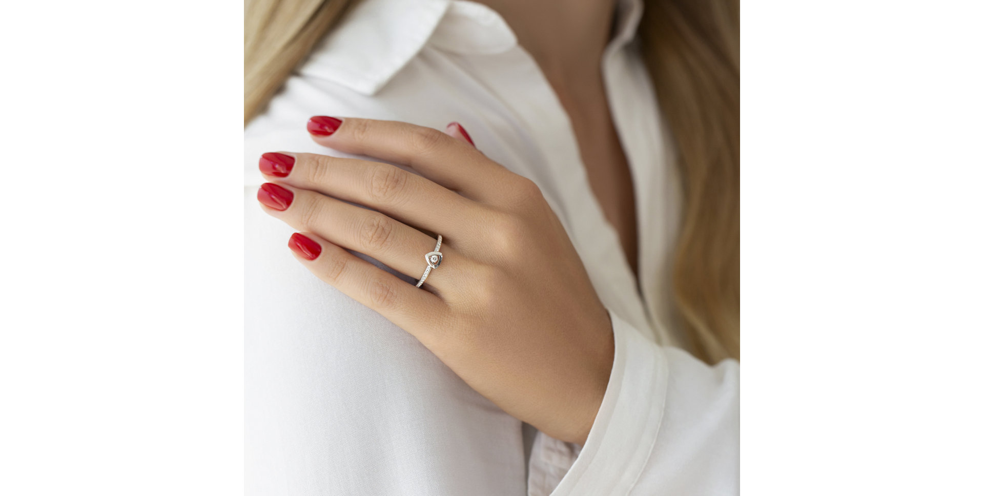 Diamond ring Passion Triangle