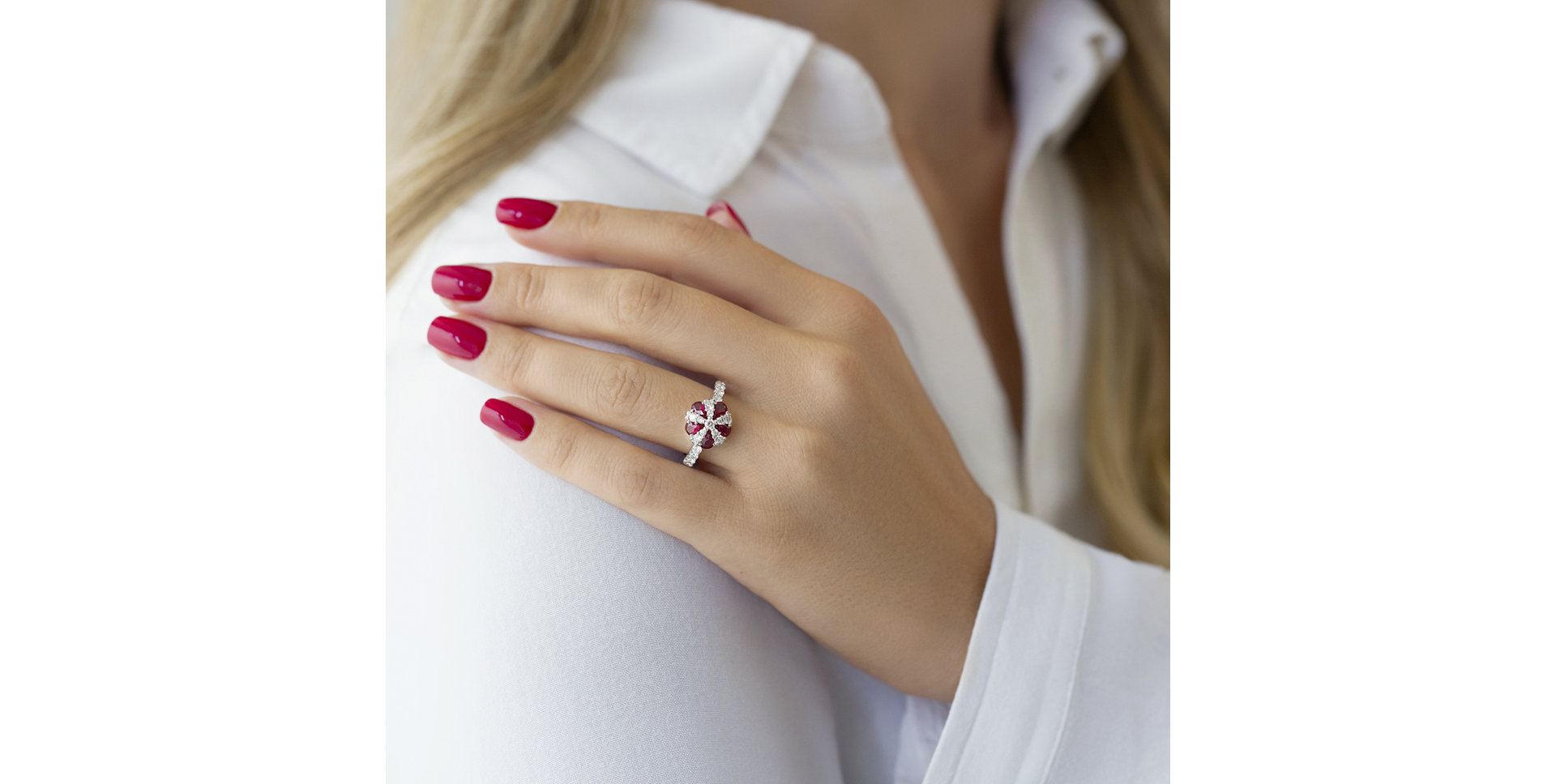 Diamond ring with Ruby Lady Flower