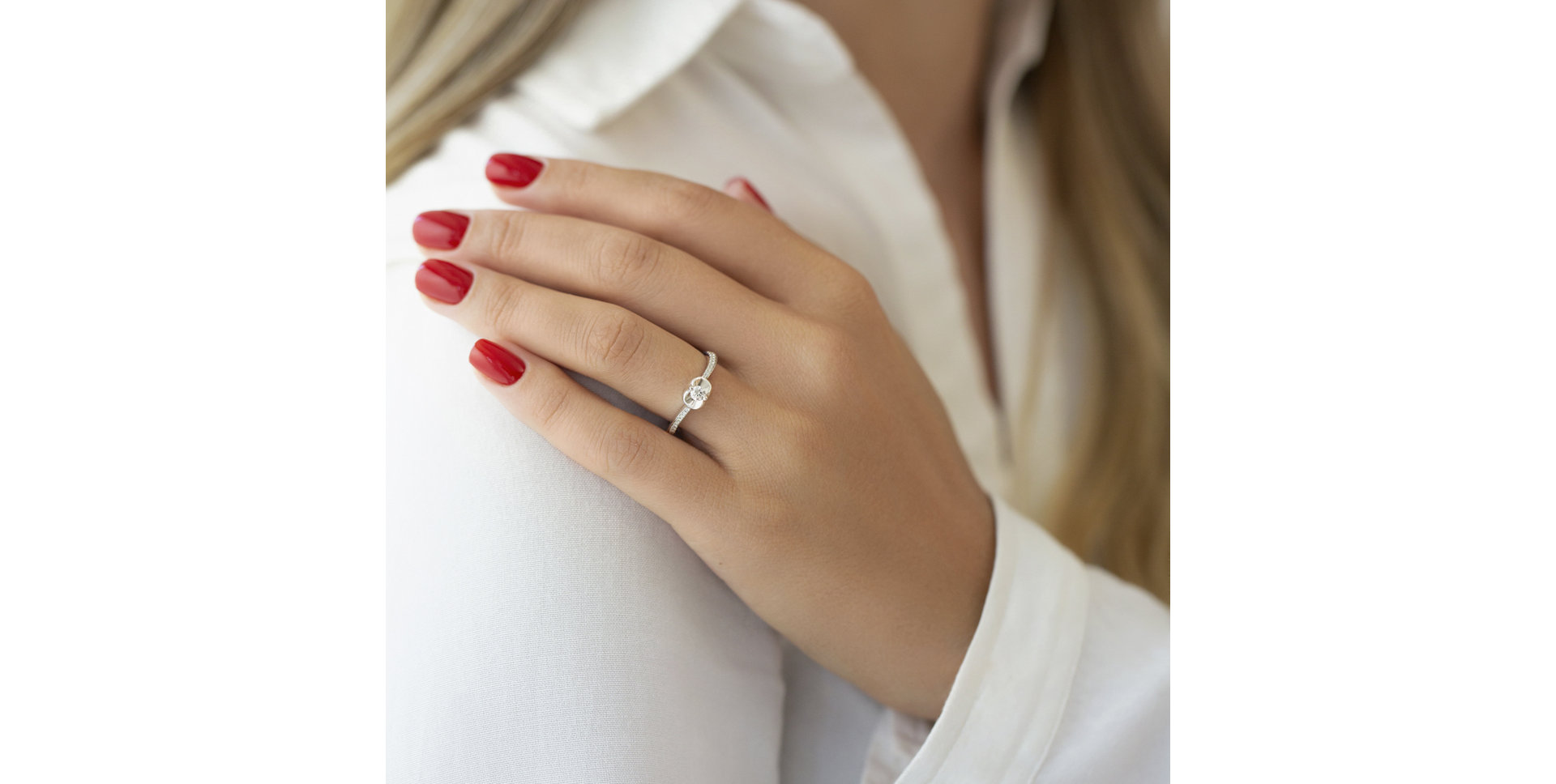 Diamond ring Midnight Madame