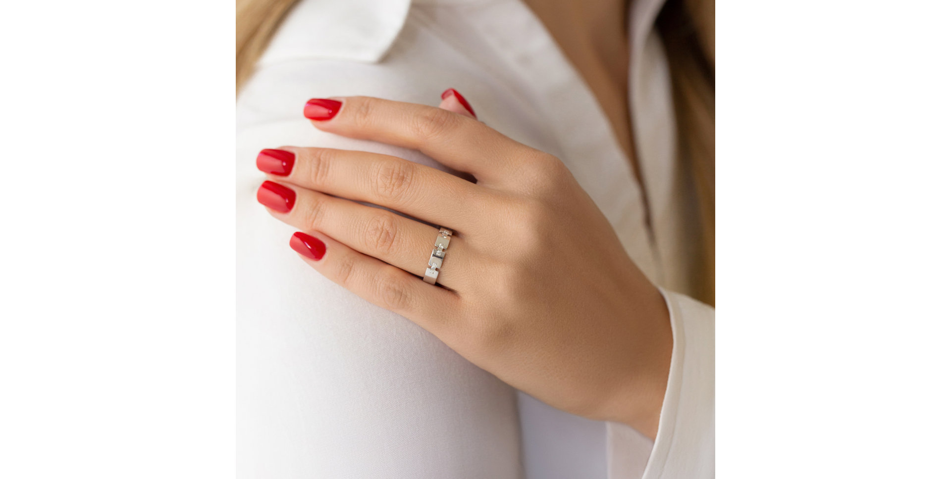 Diamond ring Larissa