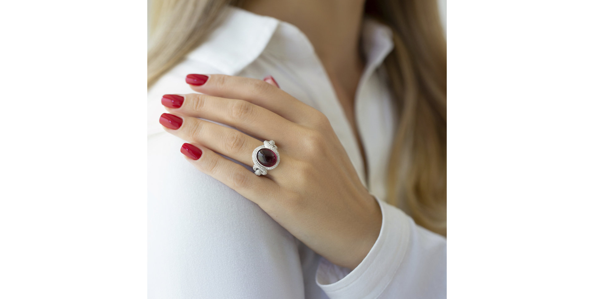Diamond ring with Ruby Red Heaven