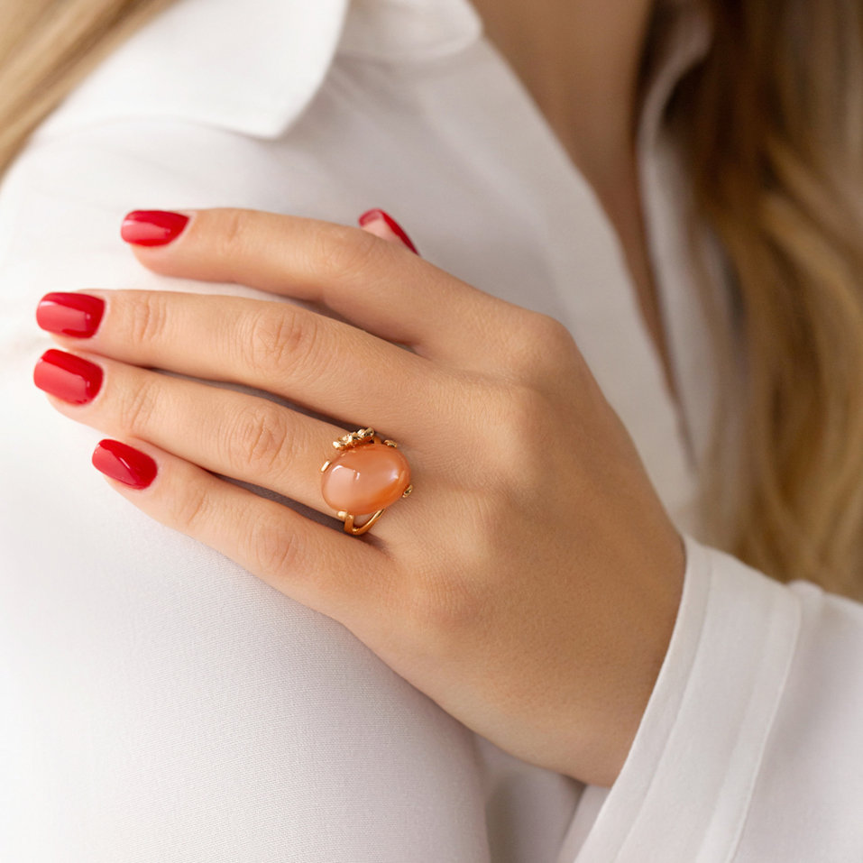 Ring with Moonstone and diamonds Romantic Desire