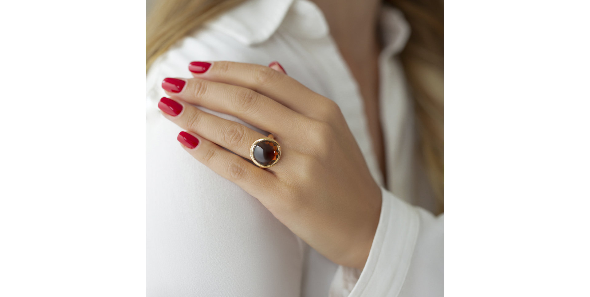 Diamond ring with Quartz Gentility Sin