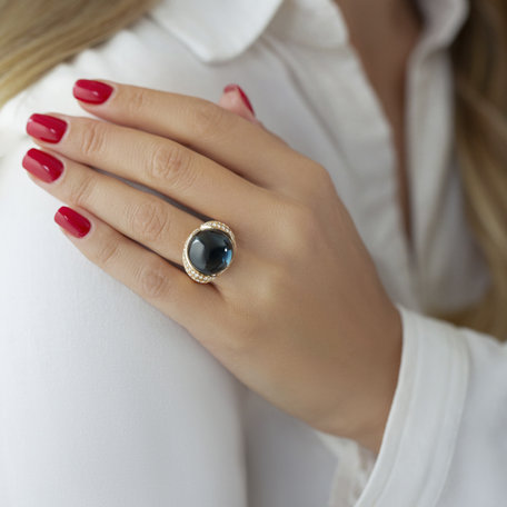 Diamond ring with Rose Quartz Venus Poetry