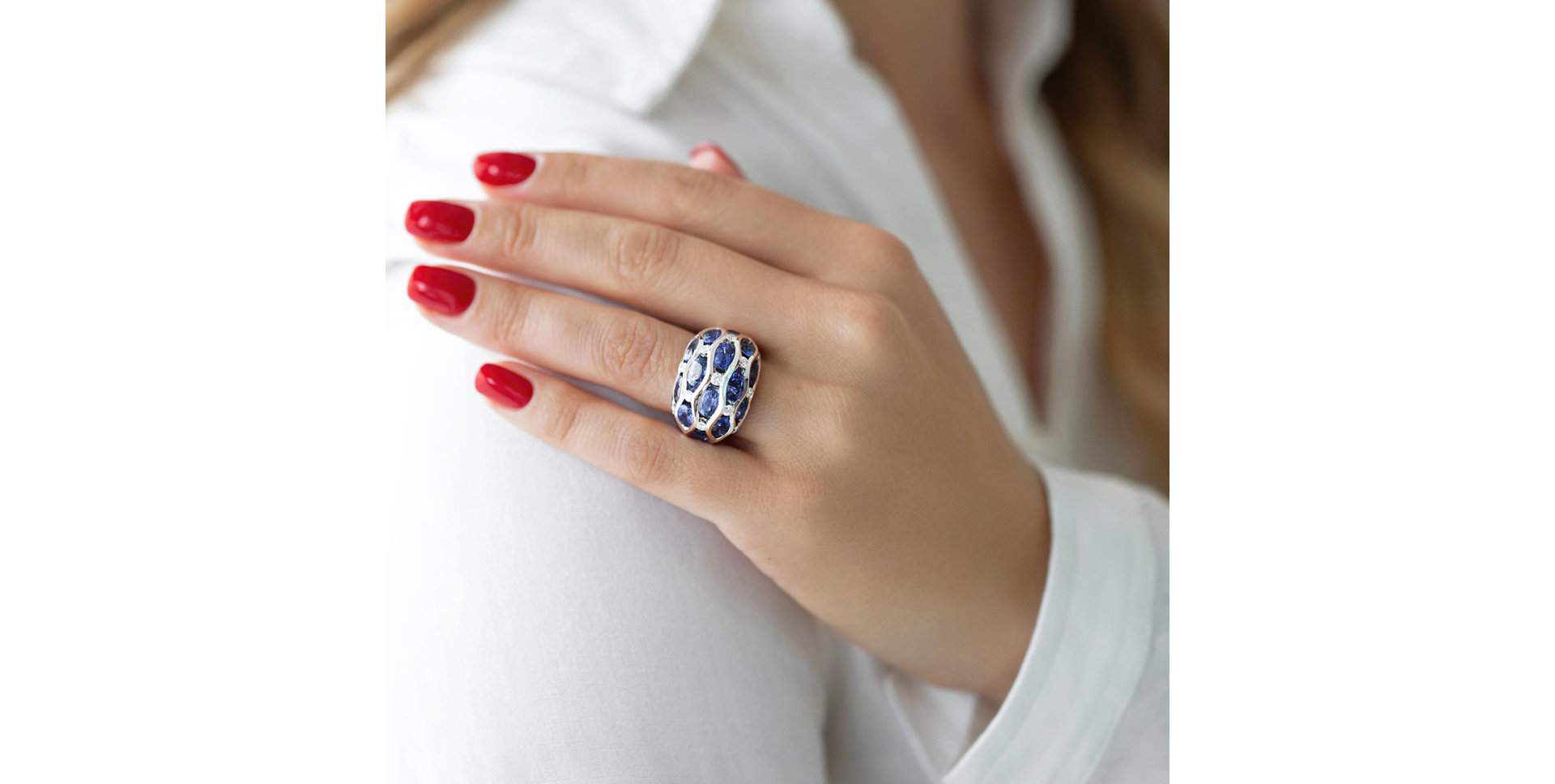 Diamond ring with Sapphire Camille