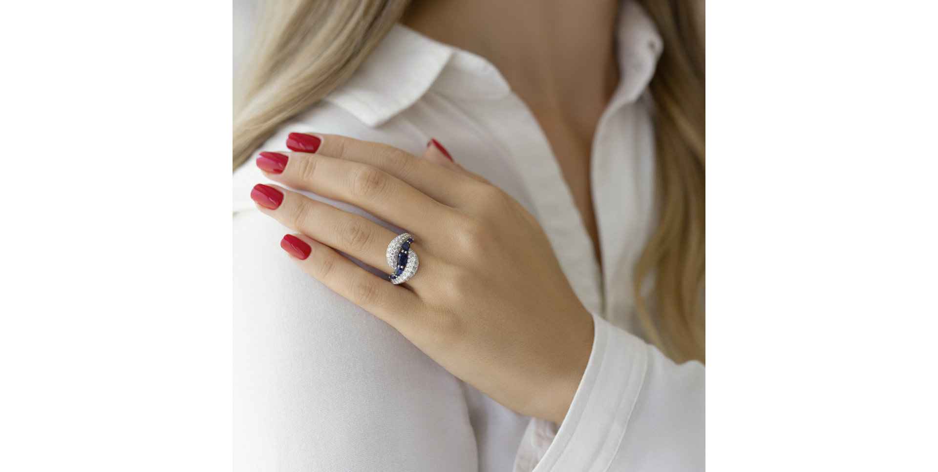 Diamond ring with Sapphire Perfect Impulse