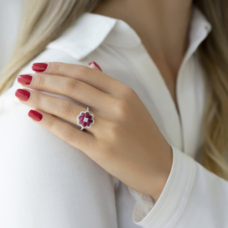 Diamond ring with Ruby Faye