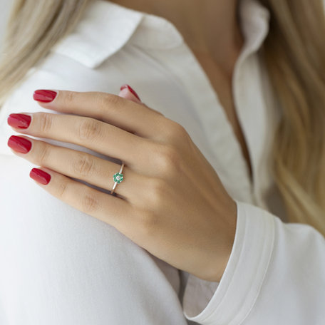 Diamond ring with Emerald Rosalie