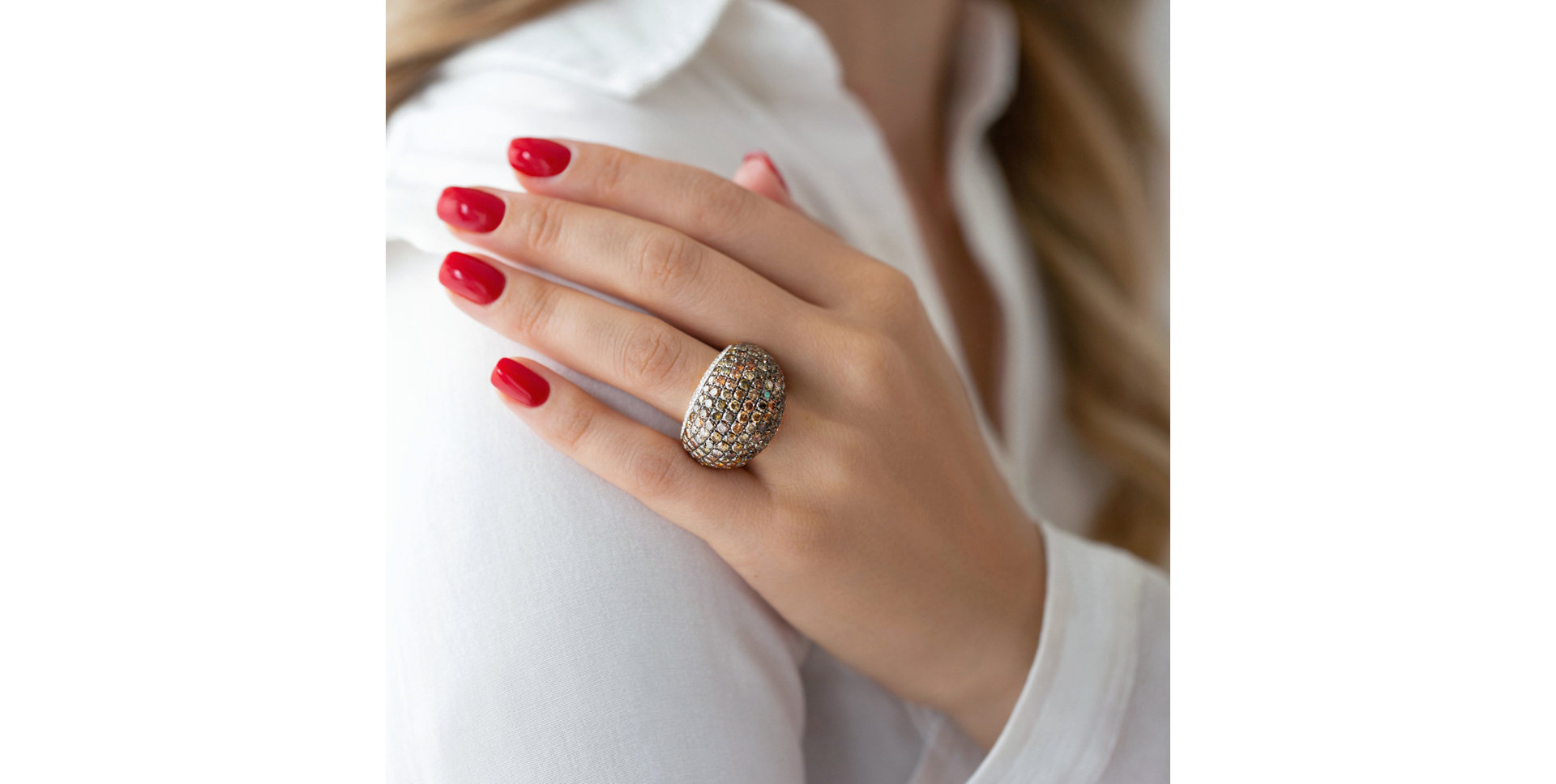 Ring with brown and white diamonds Diamond Heaven
