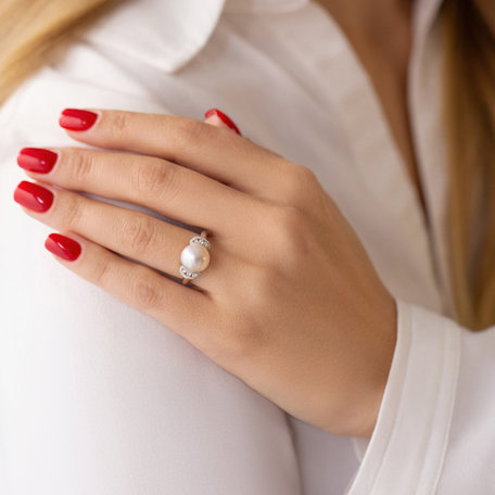 Diamond ring with Pearl Sea Vitality