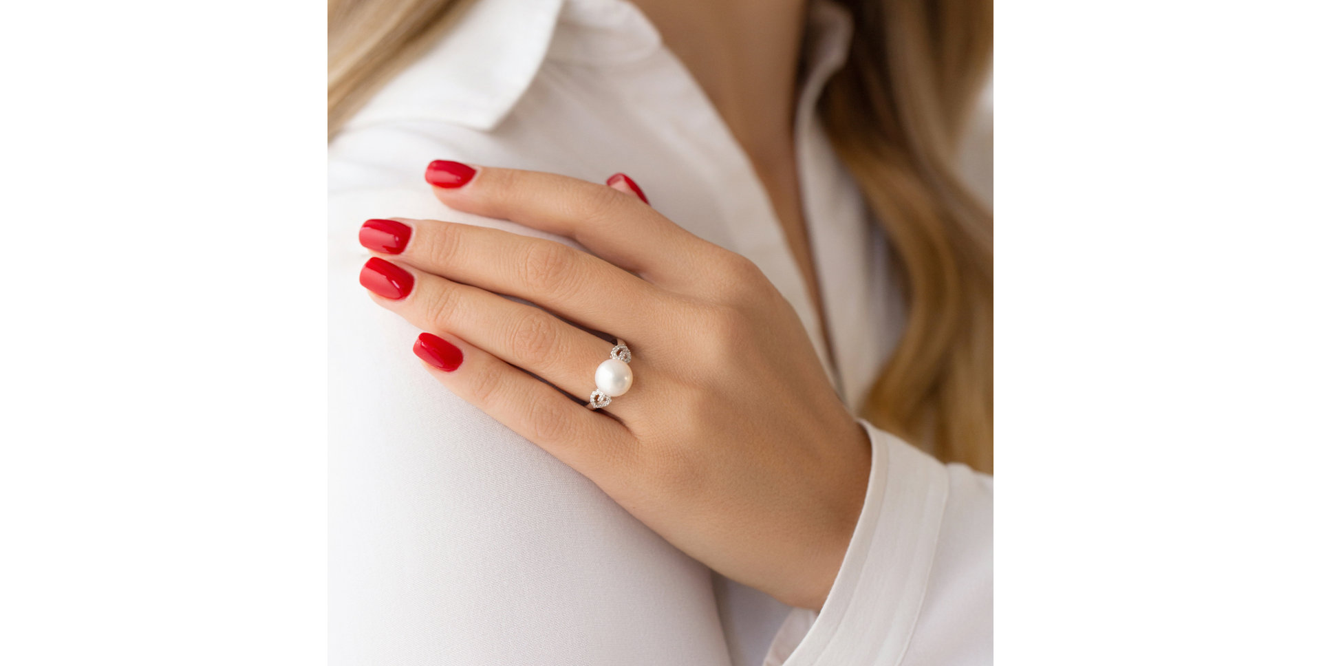 Diamond ring with Pearl Sea Love