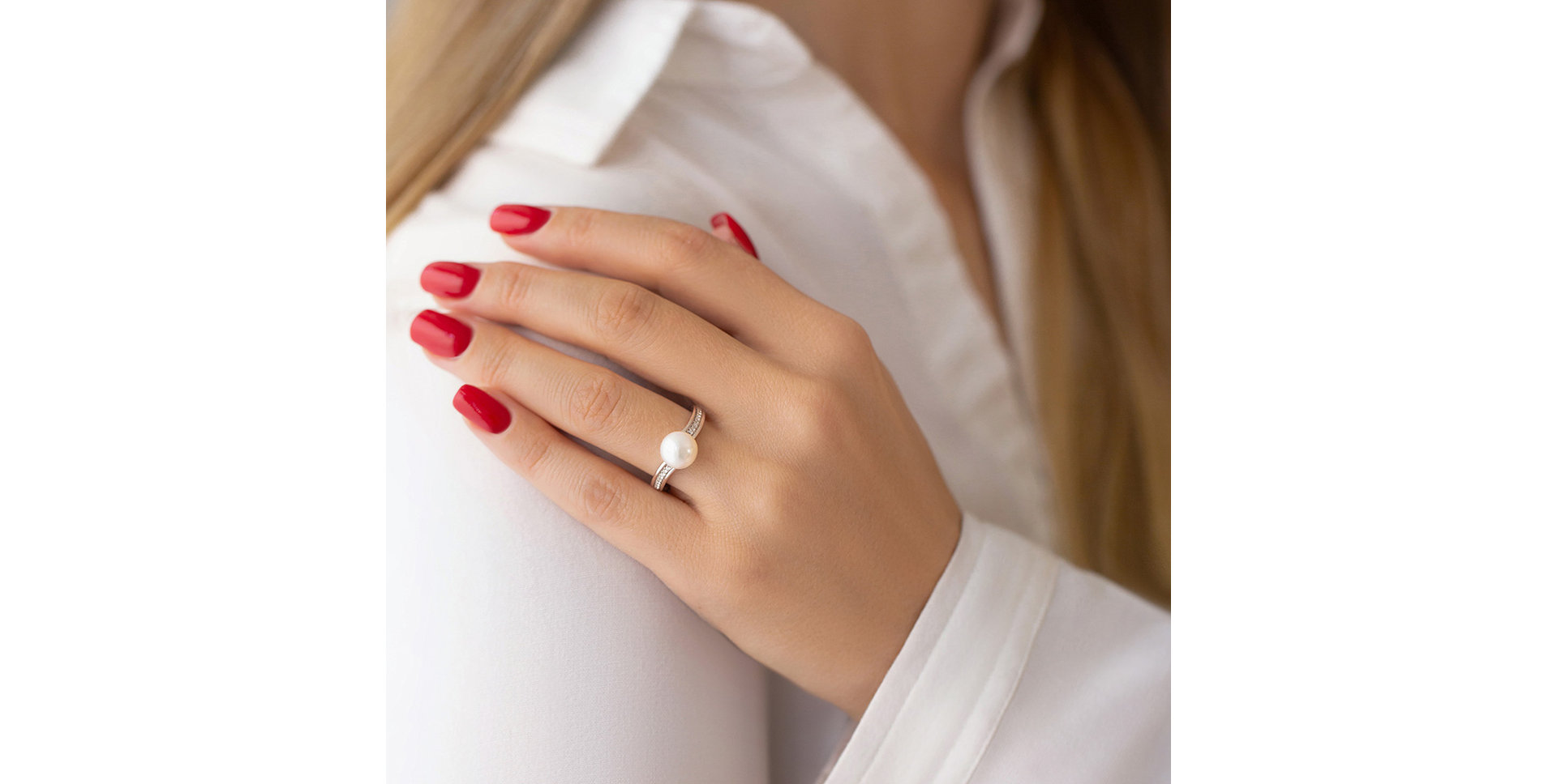 Diamond ring with Pearl Poseidon Decisions