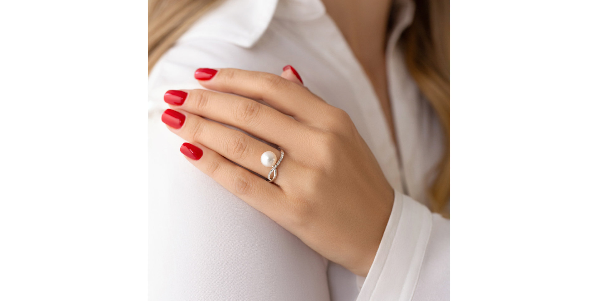 Diamond ring with Pearl Poseidon Despair