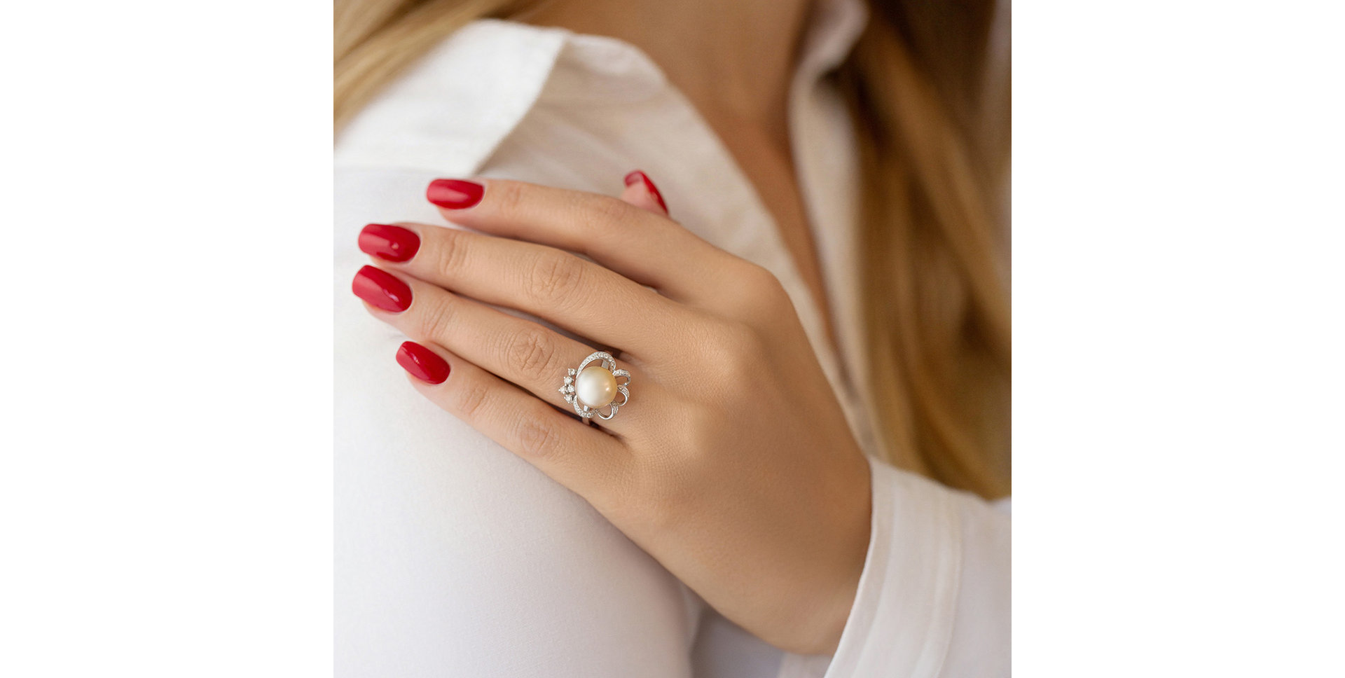 Diamond ring with Pearl Pearl Countess