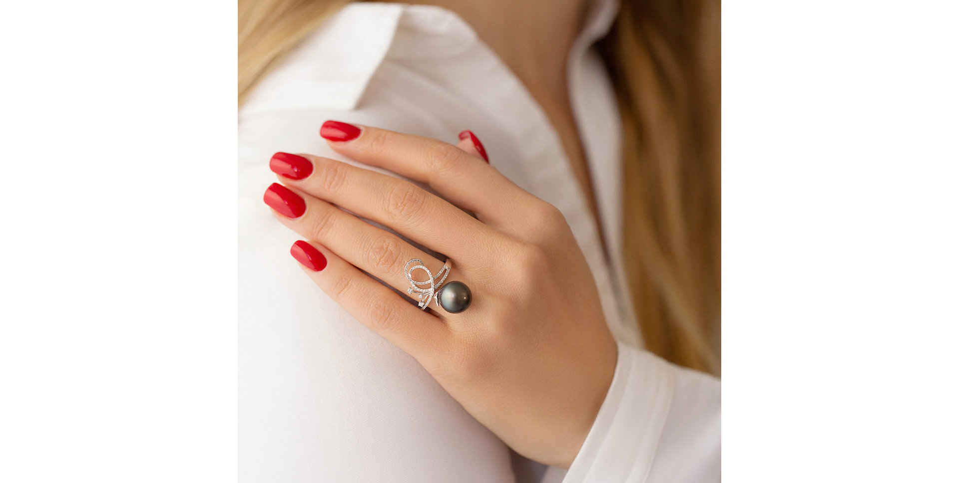 Diamond ring with Pearl Pearl Secret