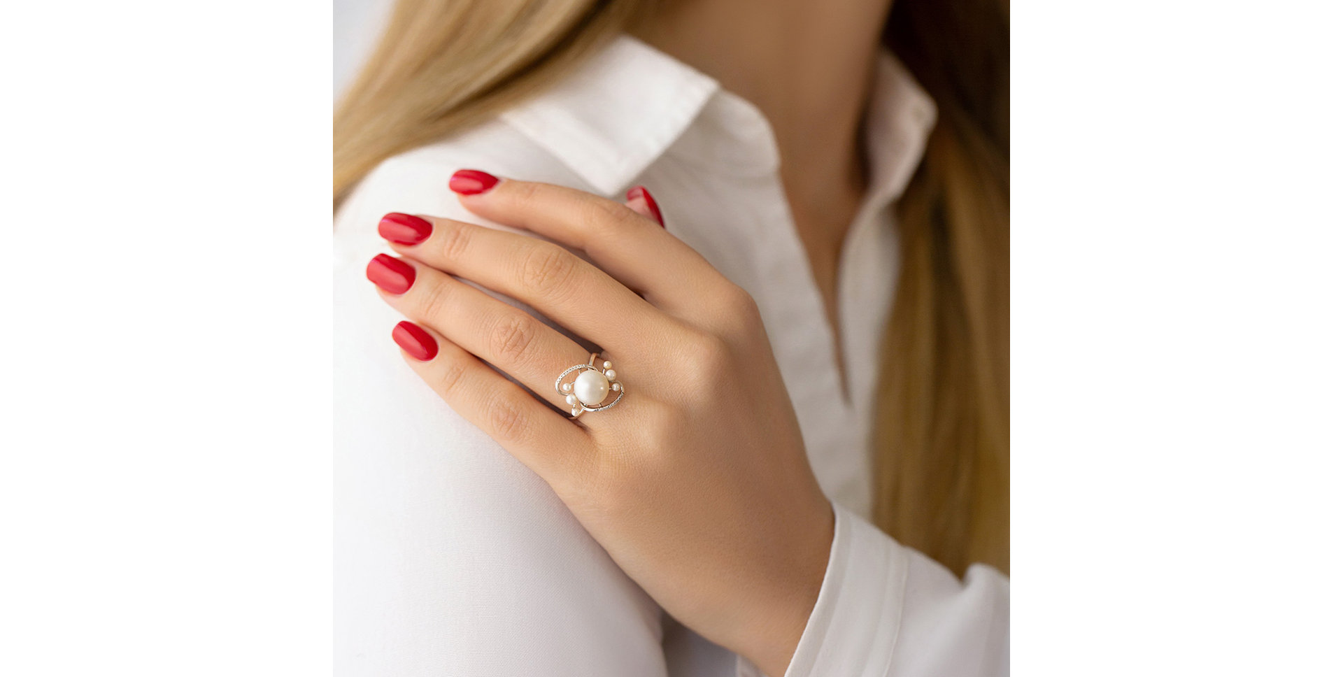 Diamond ring with Pearl Nymph Treasure