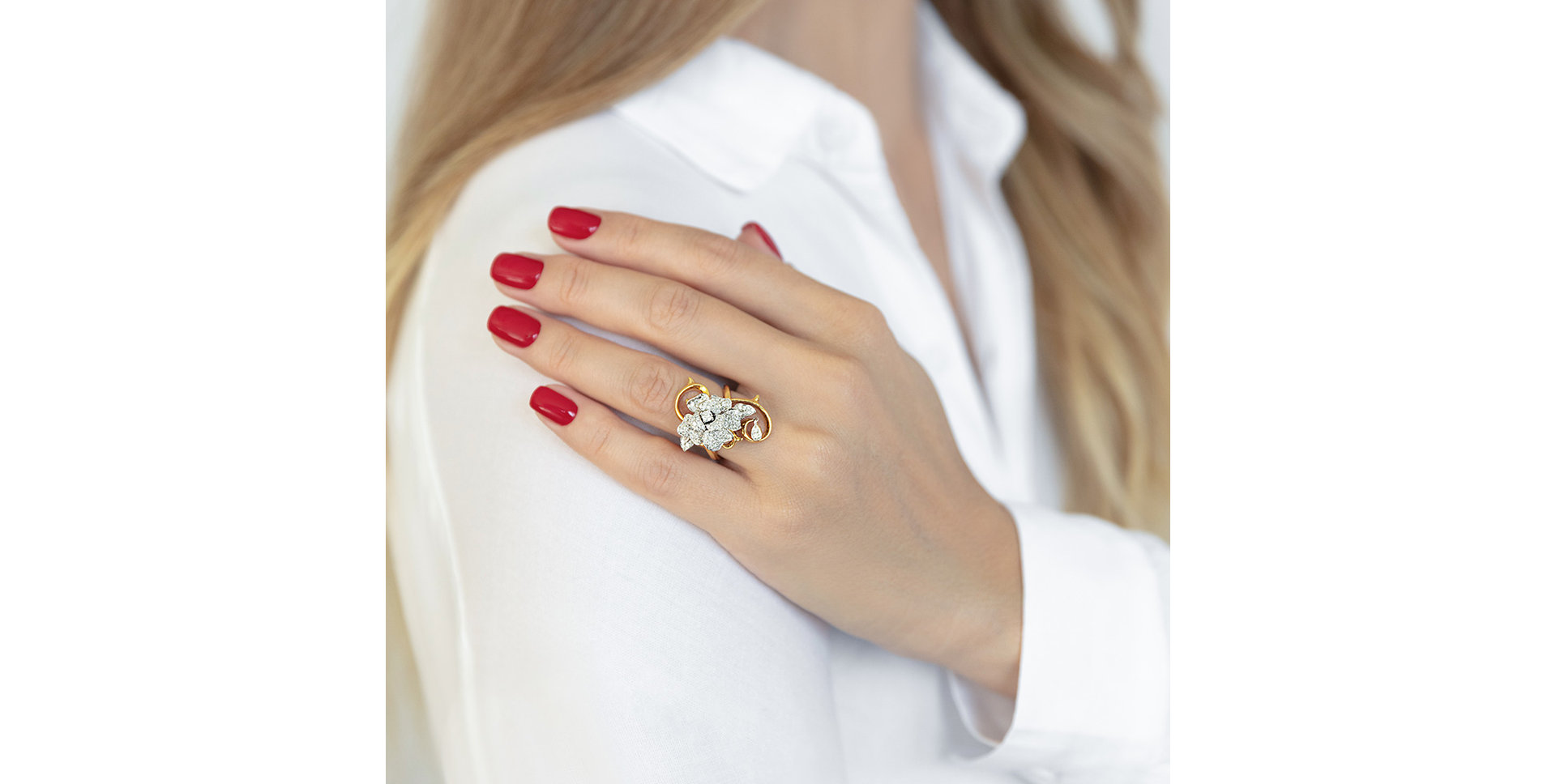 Diamond ring Moonlight Magnolia