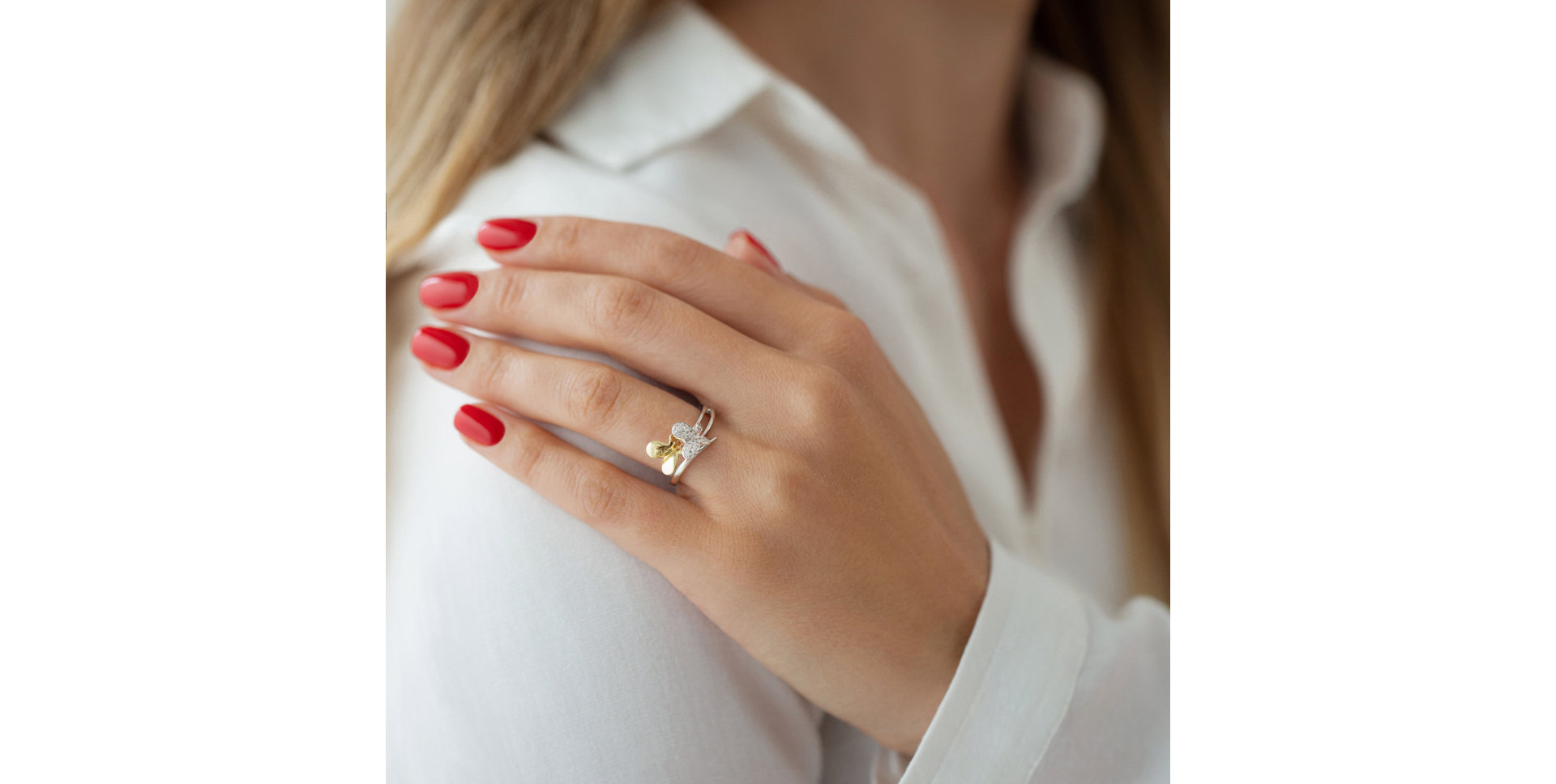 Diamond ring Flying Butterfly