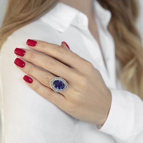 Diamond ring with Tanzanite Madam Elegance