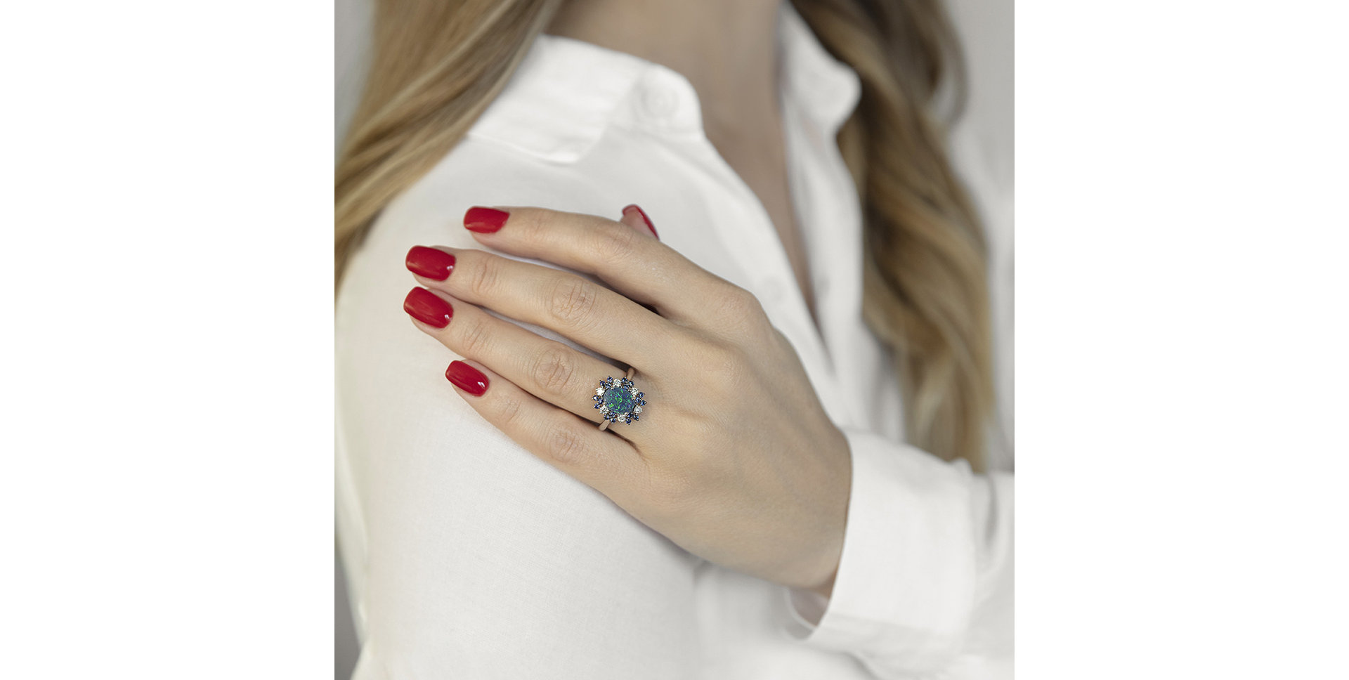 Diamond ring with Opal and Sapphire Octavia