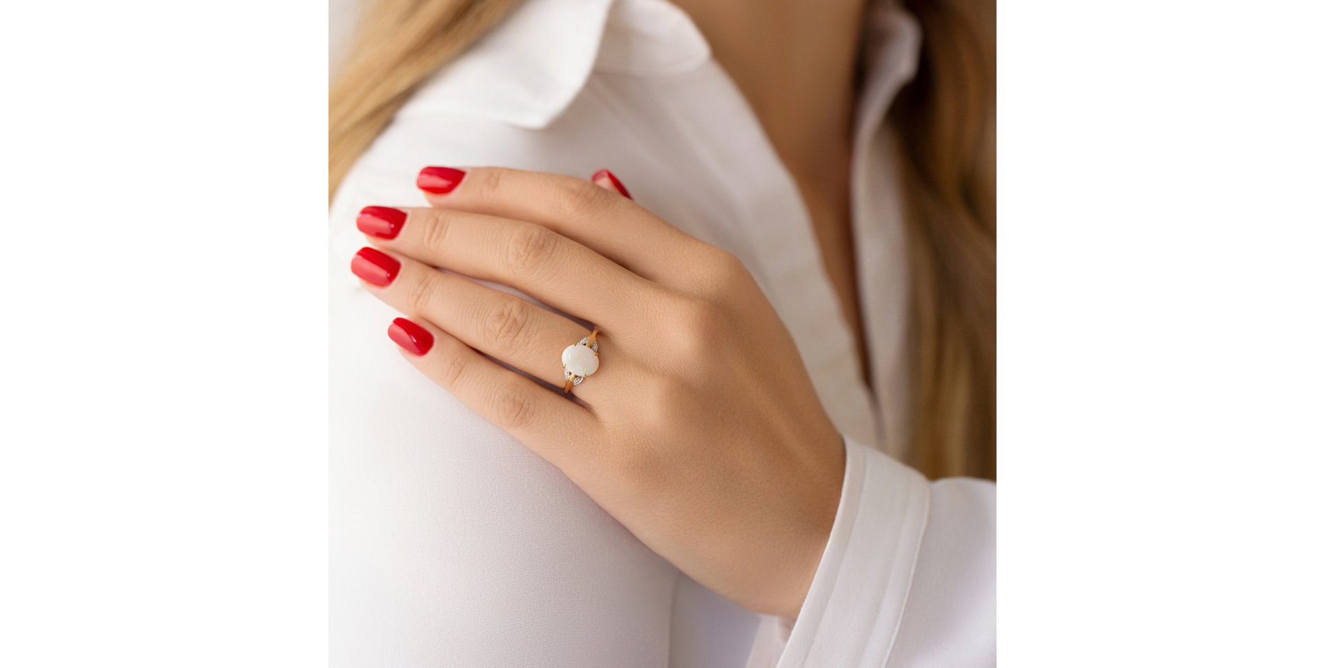 Diamond ring with Opal Maya Neptune