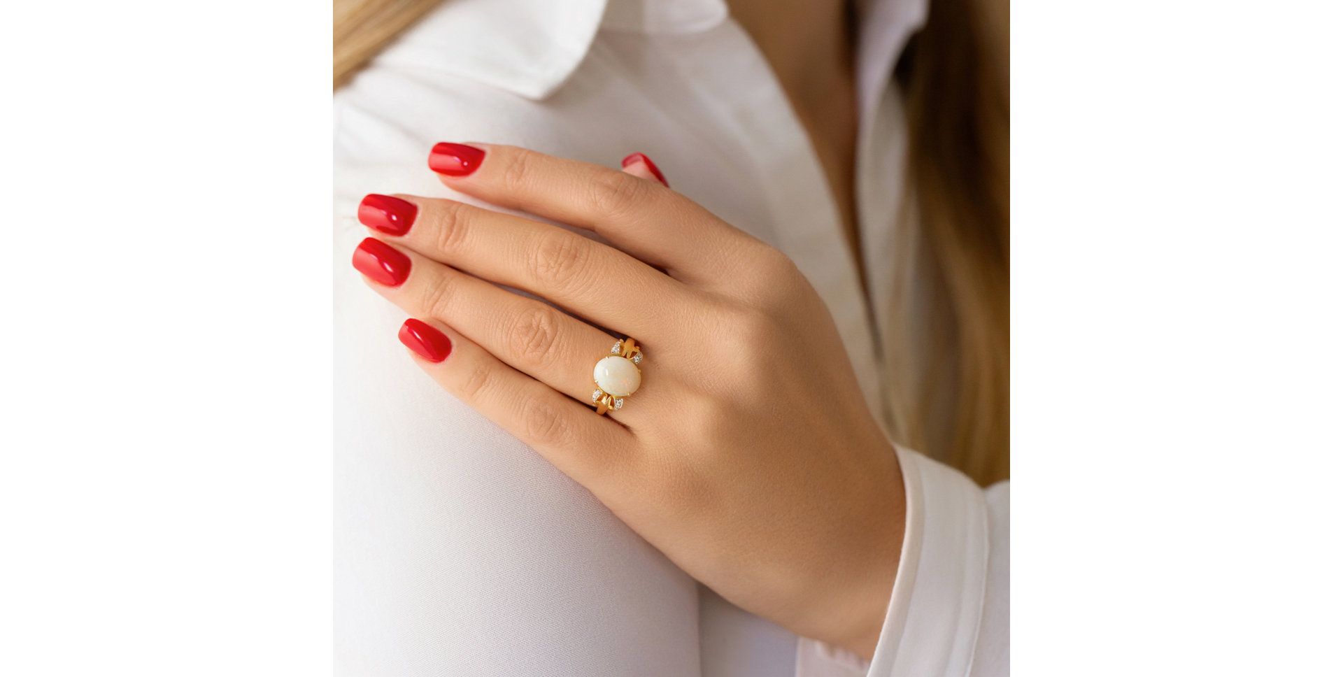 Diamond ring with Opal My Dignity