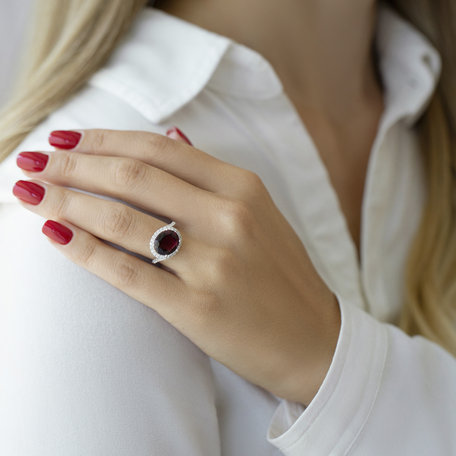 Diamond ring with Tourmalíne Red Darling